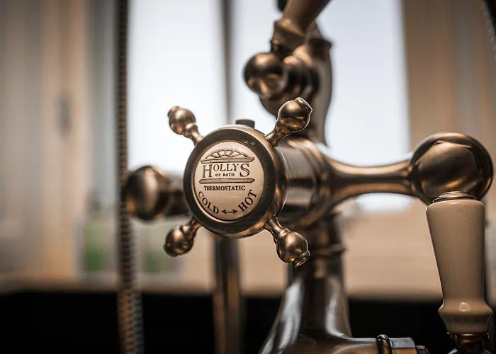 The Alamo Guest House